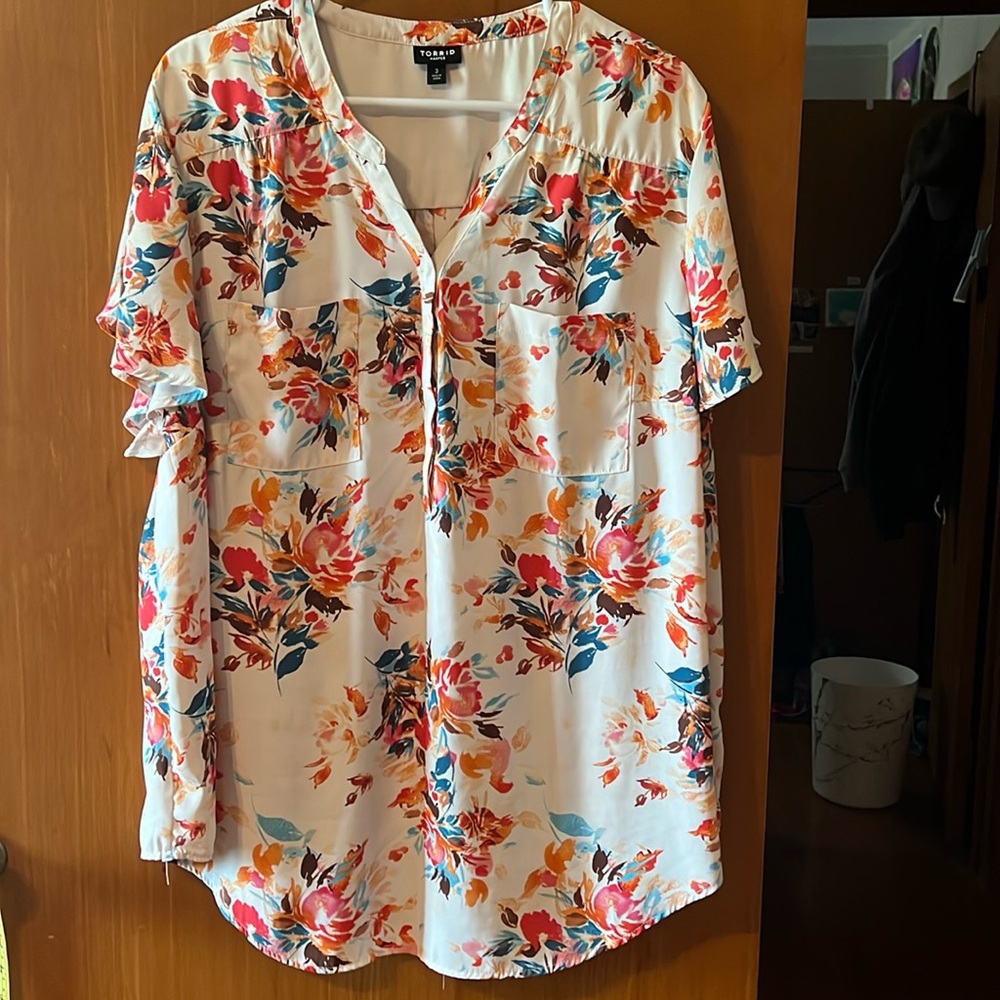 Torrid White Flutter Sleeve Blouse with Mandarin Collar